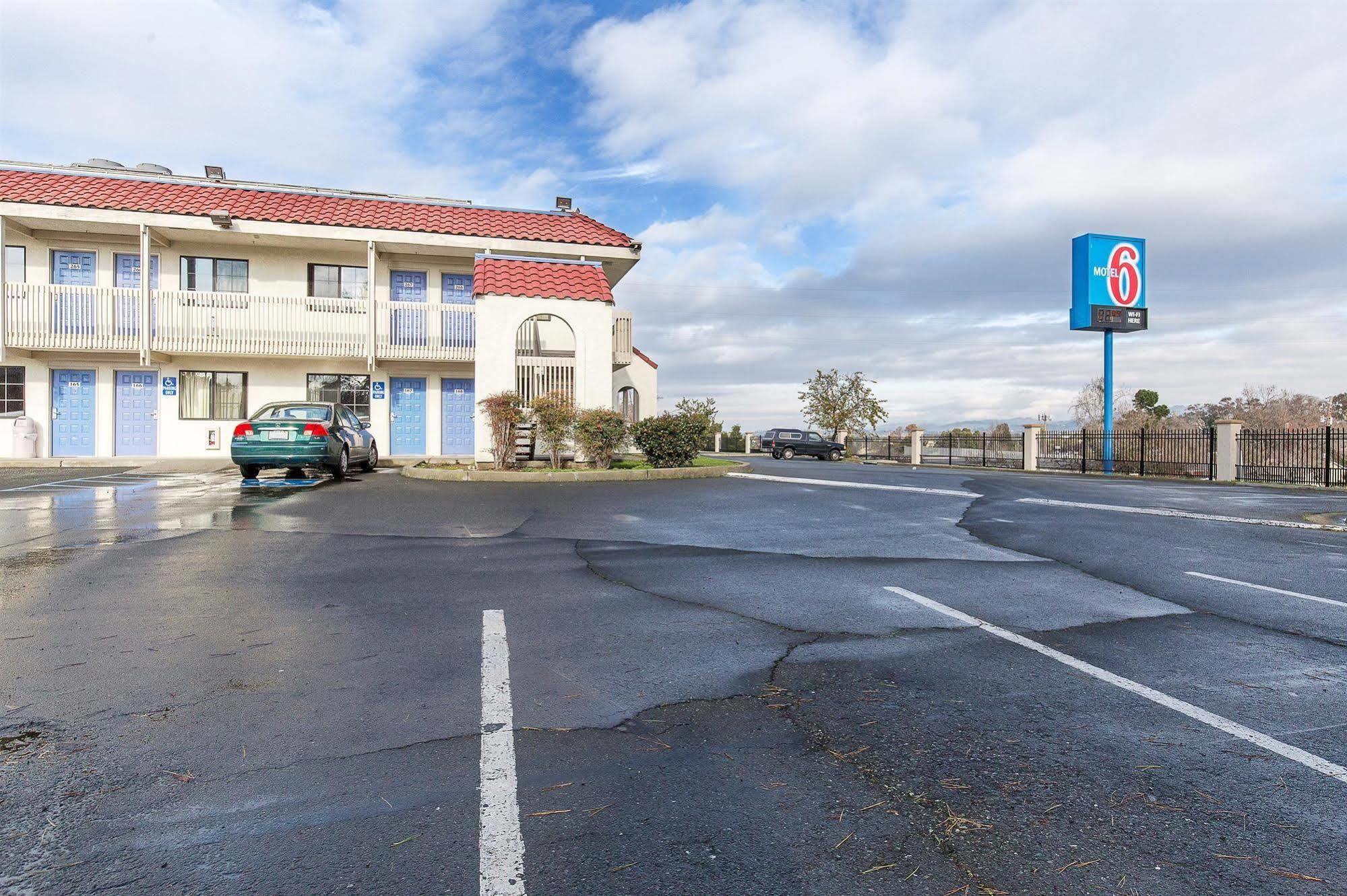 Motel 6 Vallejo - Maritime North ภายนอก รูปภาพ