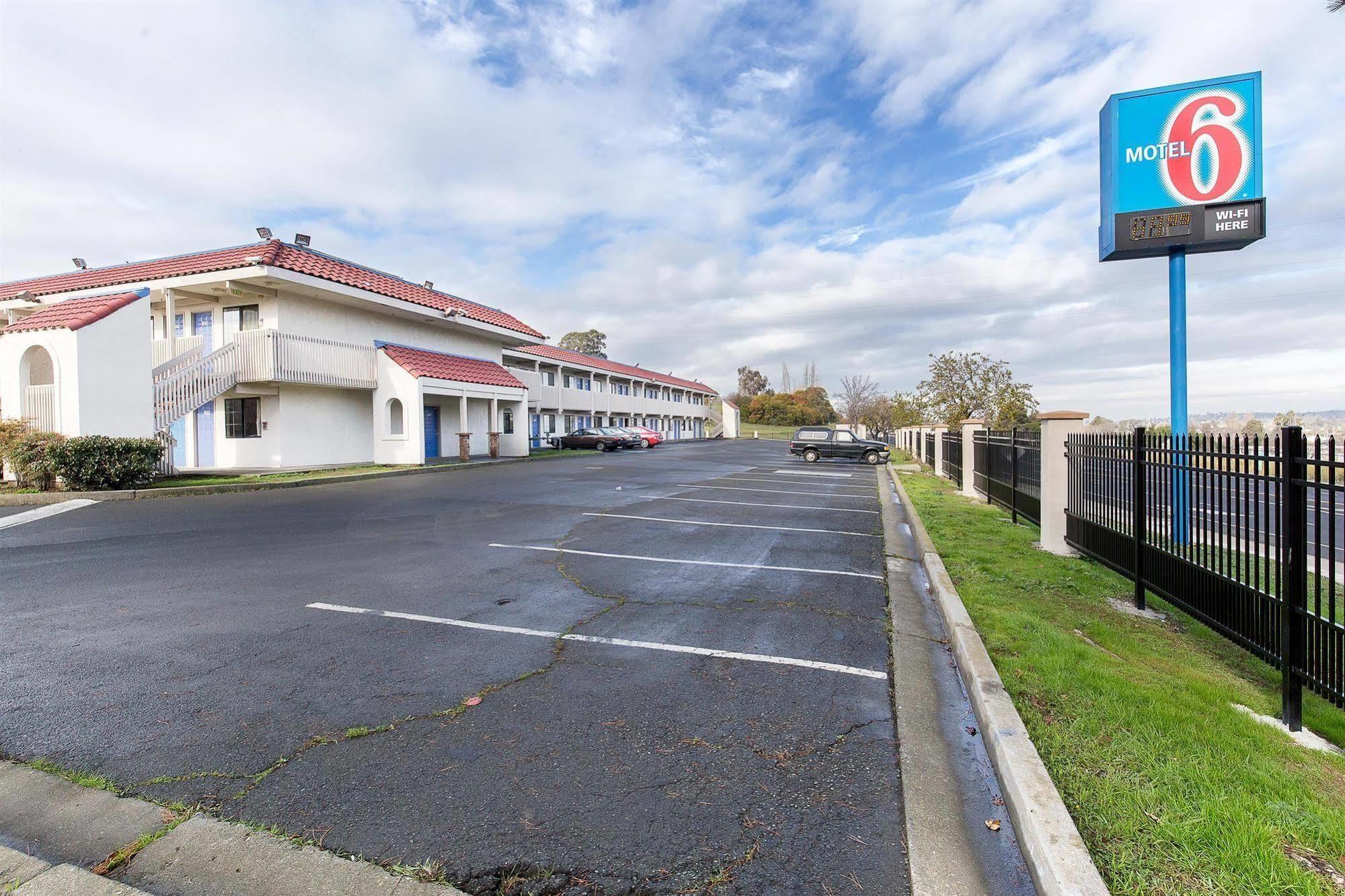 Motel 6 Vallejo - Maritime North ภายนอก รูปภาพ
