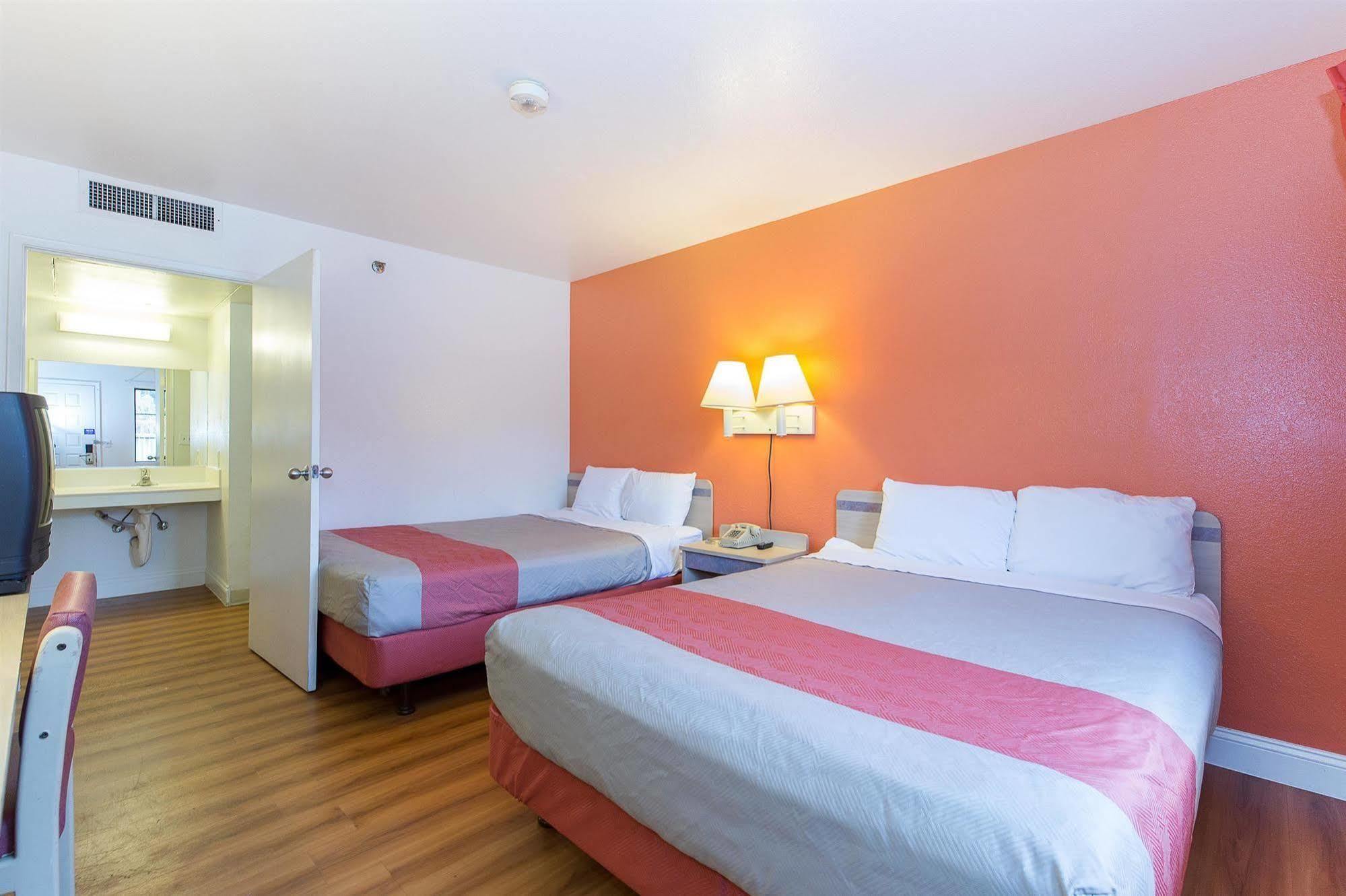Motel 6 Vallejo - Maritime North ภายนอก รูปภาพ