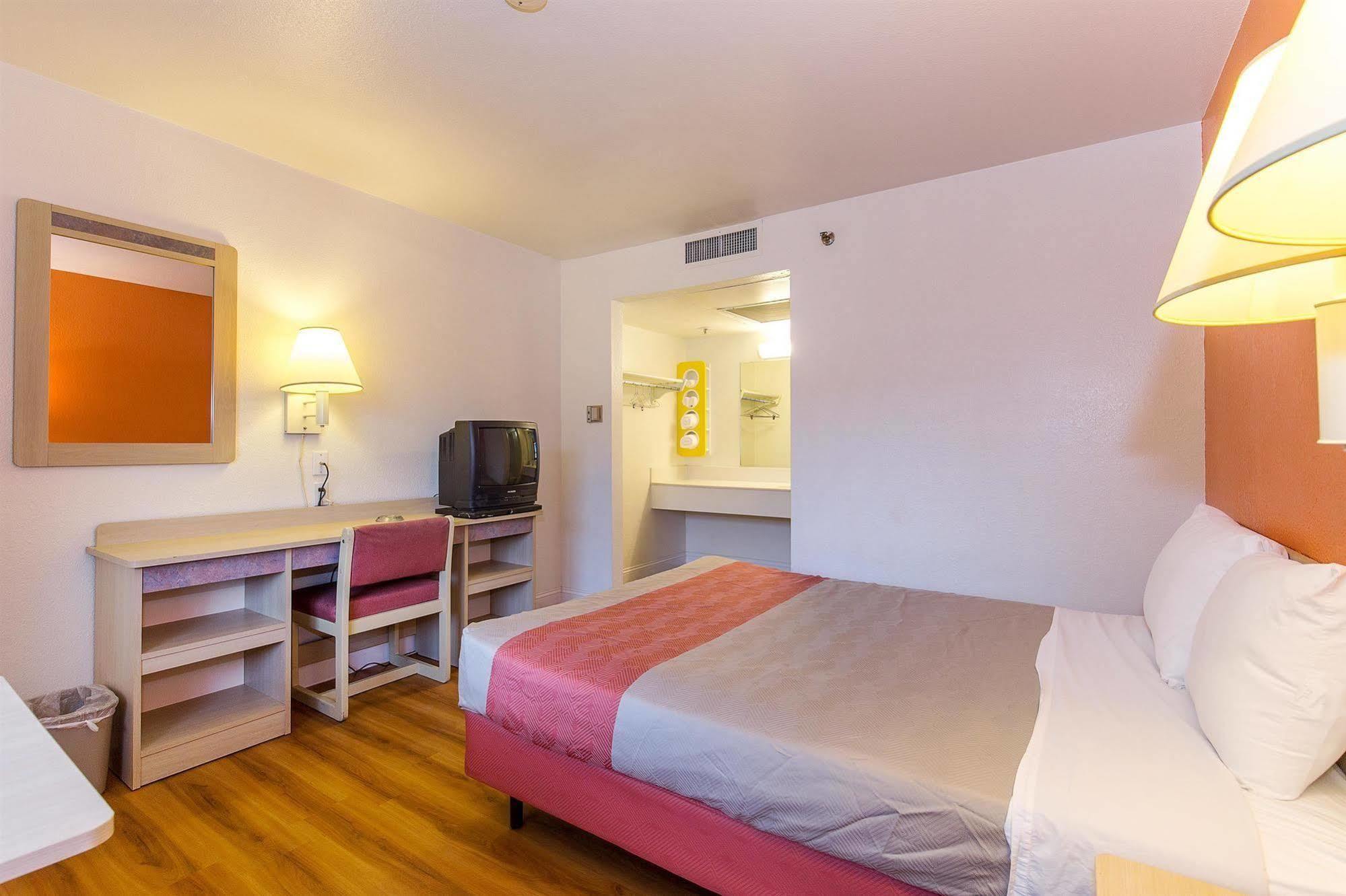 Motel 6 Vallejo - Maritime North ภายนอก รูปภาพ