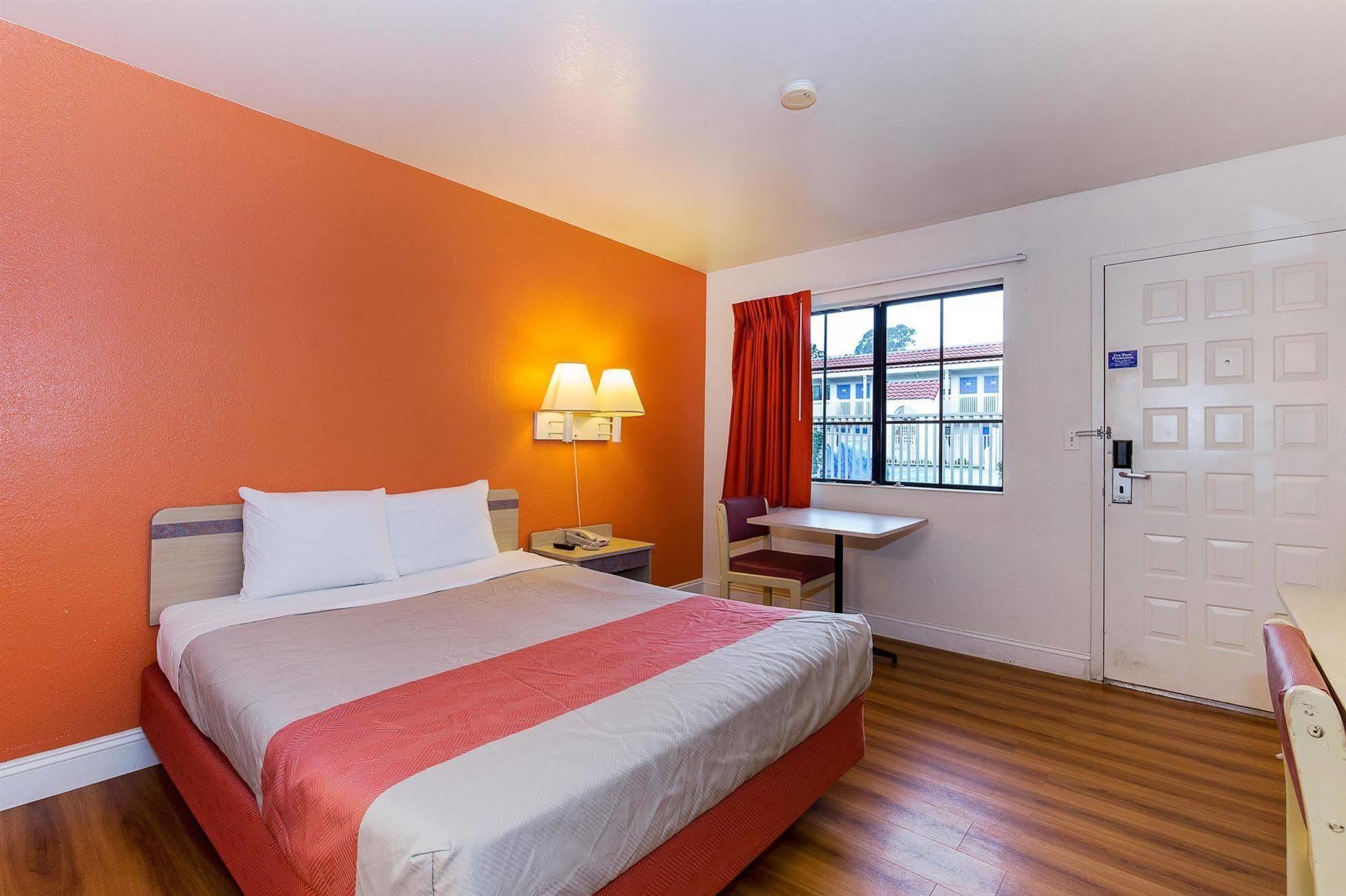 Motel 6 Vallejo - Maritime North ภายนอก รูปภาพ